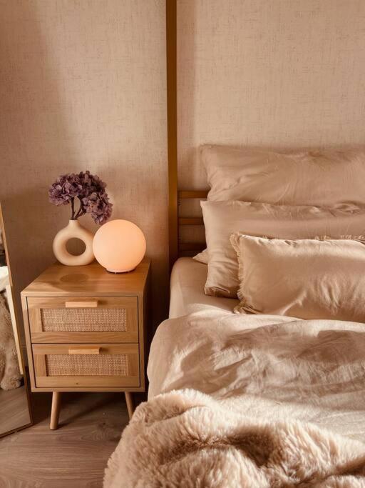 Amalfi Home - Stylish Apartment With Terrace シェーネフェルト エクステリア 写真