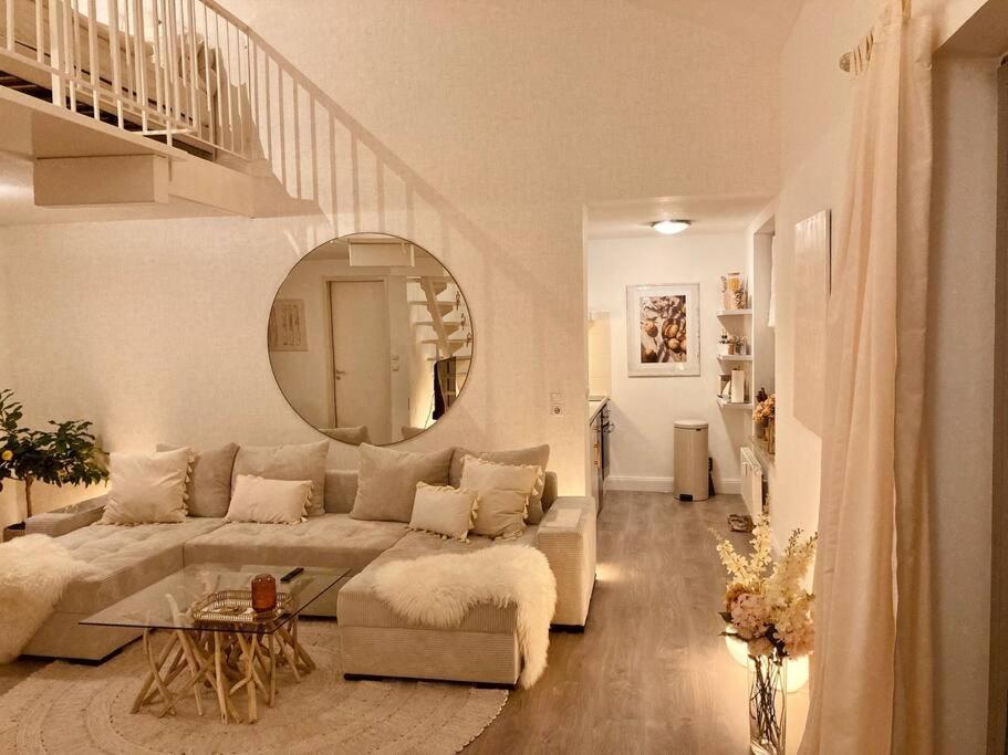 Amalfi Home - Stylish Apartment With Terrace シェーネフェルト エクステリア 写真