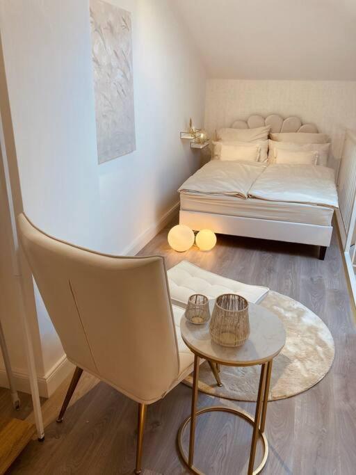 Amalfi Home - Stylish Apartment With Terrace シェーネフェルト エクステリア 写真