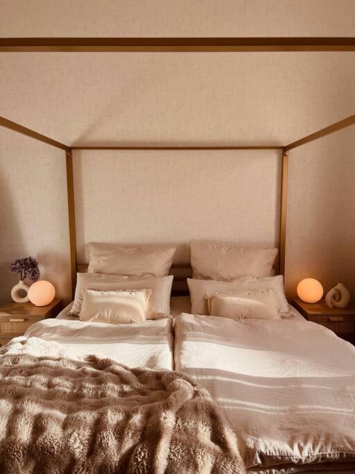 Amalfi Home - Stylish Apartment With Terrace シェーネフェルト エクステリア 写真