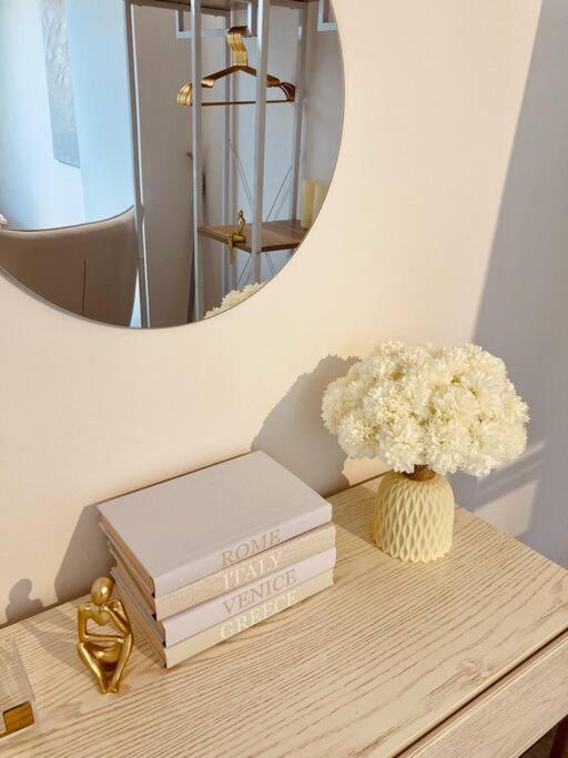 Amalfi Home - Stylish Apartment With Terrace シェーネフェルト エクステリア 写真
