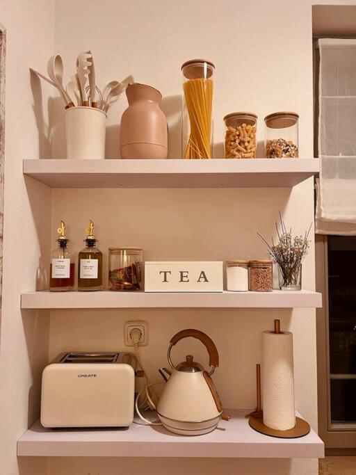 Amalfi Home - Stylish Apartment With Terrace シェーネフェルト エクステリア 写真
