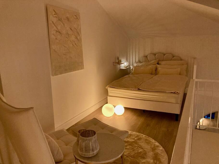 Amalfi Home - Stylish Apartment With Terrace シェーネフェルト エクステリア 写真